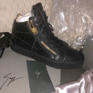 Giuseppe Zanotti Black New UNISEX High Top Sneaker